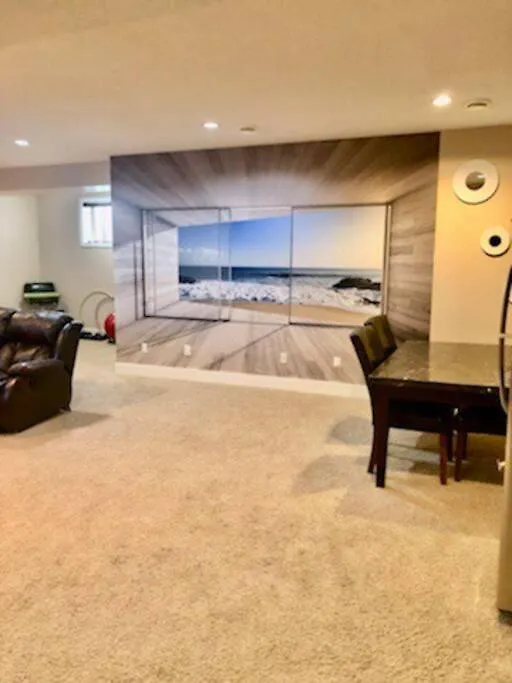 Luxury 3700 Sq/ 5 Bedroom/ Jettedtub/ 4 Fireplaces Edmonton