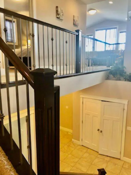 Luxury 3700 Sq/ 5 Bedroom/ Jettedtub/ 4 Fireplaces Edmonton Vila