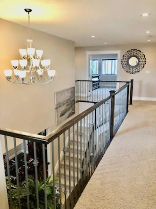 Luxury 3700 Sq/ 5 Bedroom/ Jettedtub/ 4 Fireplaces Edmonton Vila